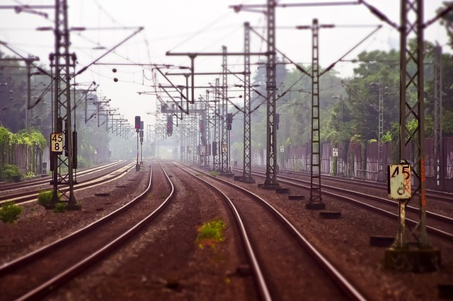 181118_pixabay_railway-tracks-3455169