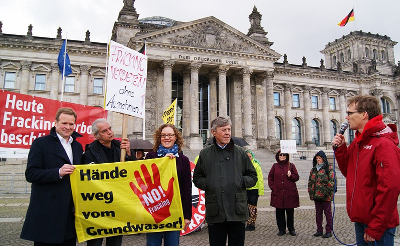 160428_Fracking-Protest_vorm_Bundestag_c-GrueneBTF
