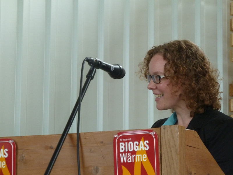 160613_Julia_Verlinden_Biogas_Rede_Stoetze_web
