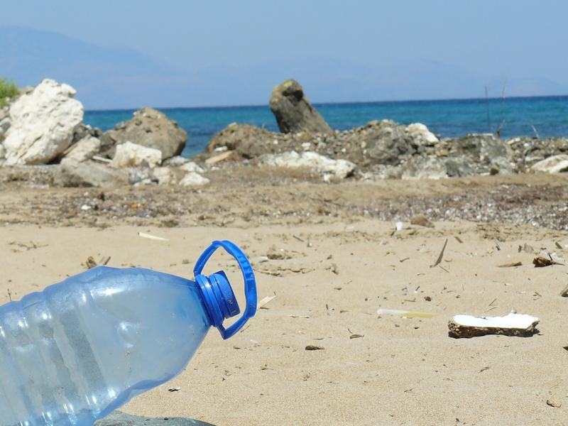 180607_Verlinden_pixabay_plastic-bottle-606881_1920_01