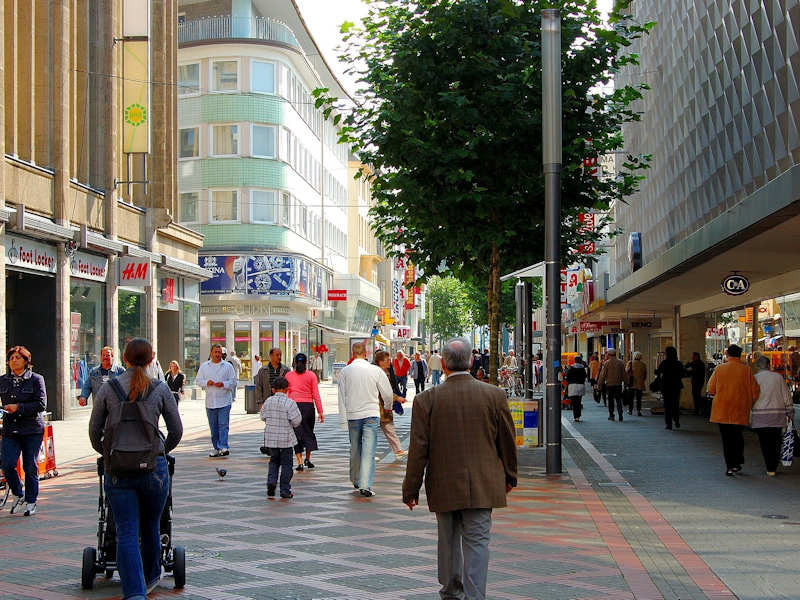 201013_Julia_Verlinden_Pixabay_JoergMoeller_pedestrian-zone-347468_1920