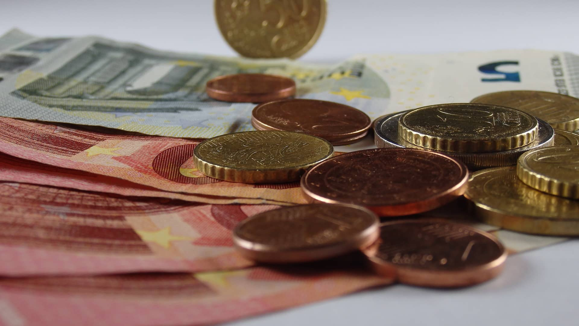 currency-g30e95807c_1920