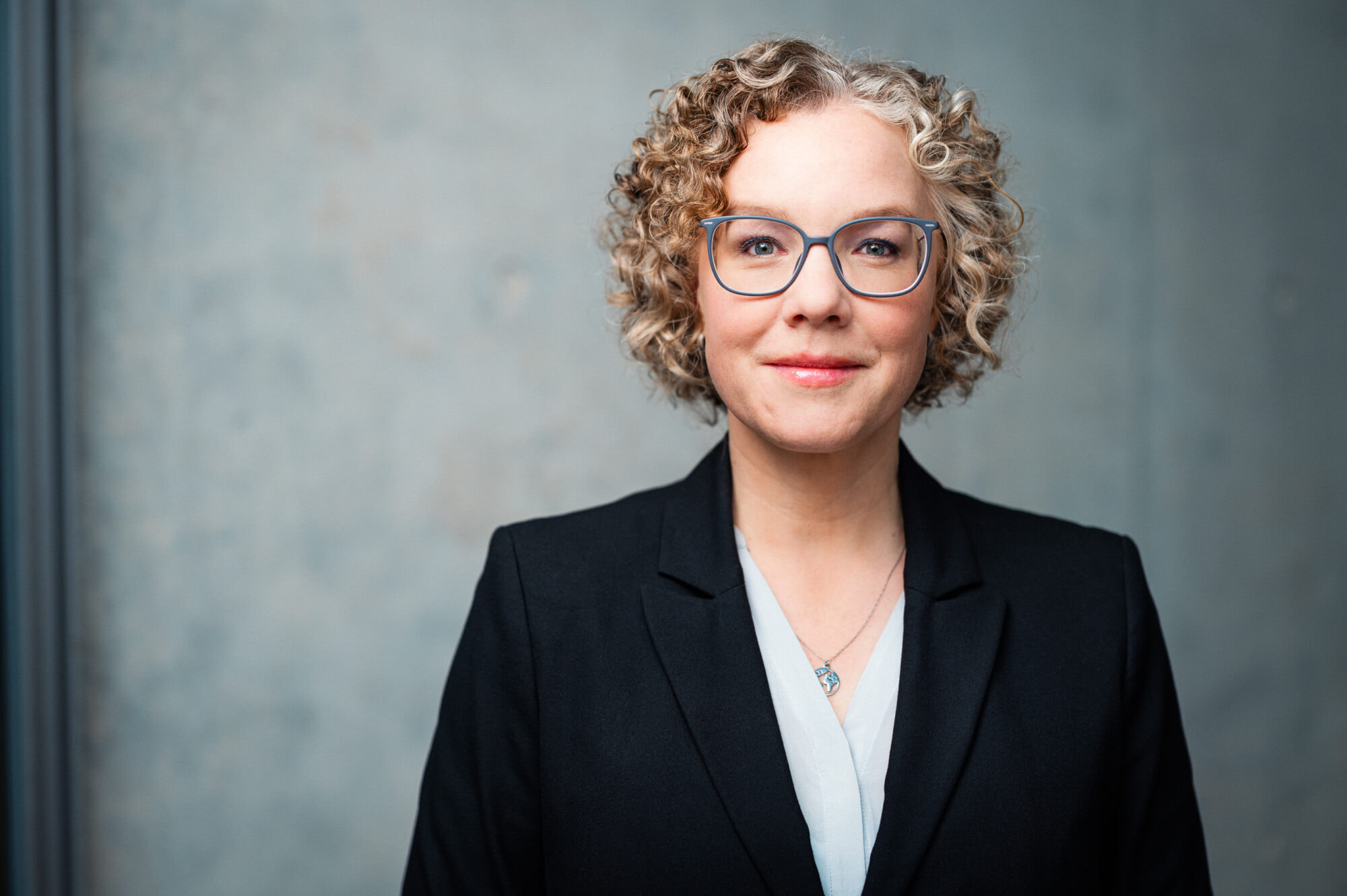 2024_Julia-Verlinden_Portrait 2_L1023997_LOW_RES